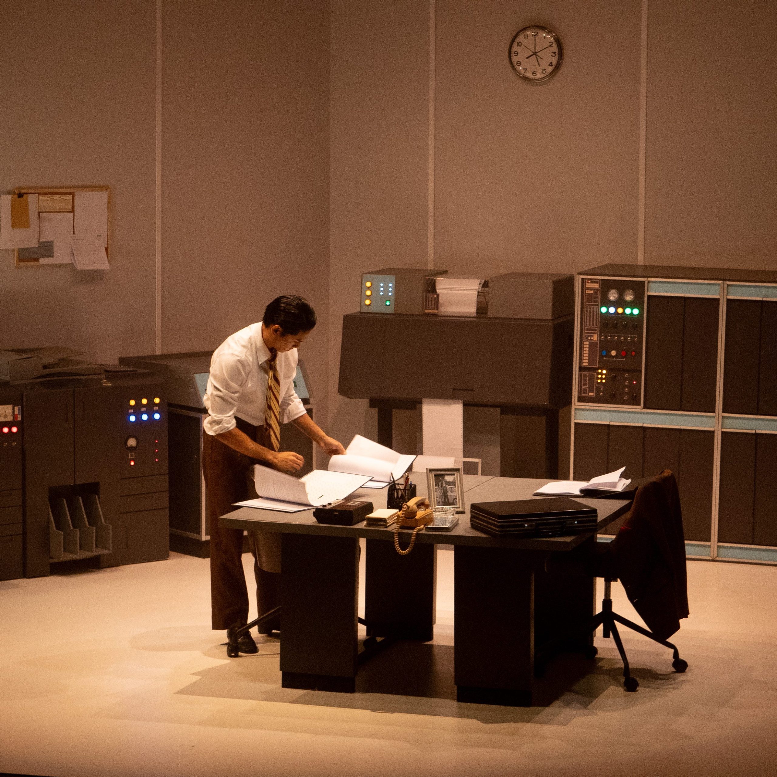 GLOM theatre IBM Bangkok contemporary dance show office scene
